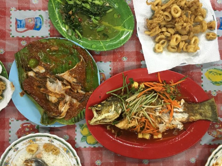 Medan Ikan Bakar Sabak Awor — foto daripada sumber rujukan